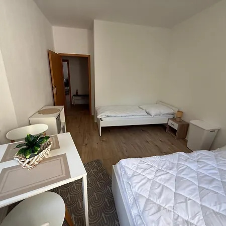 Eg, Balkon , Toplage ,wlan,saniert ,3raum *
