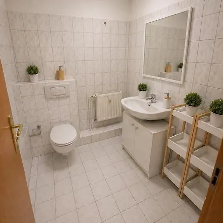 Eg, Balkon , Toplage ,wlan,saniert ,3raum *